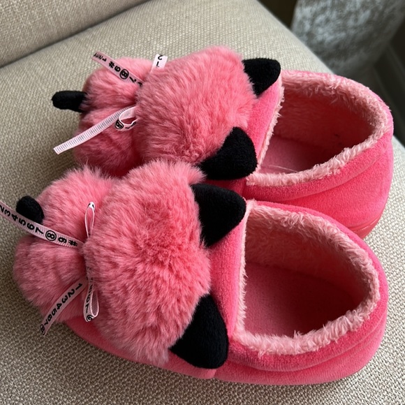 Slippers - Picture 5 of 7